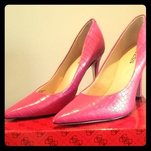 Pink GUESS Pumps